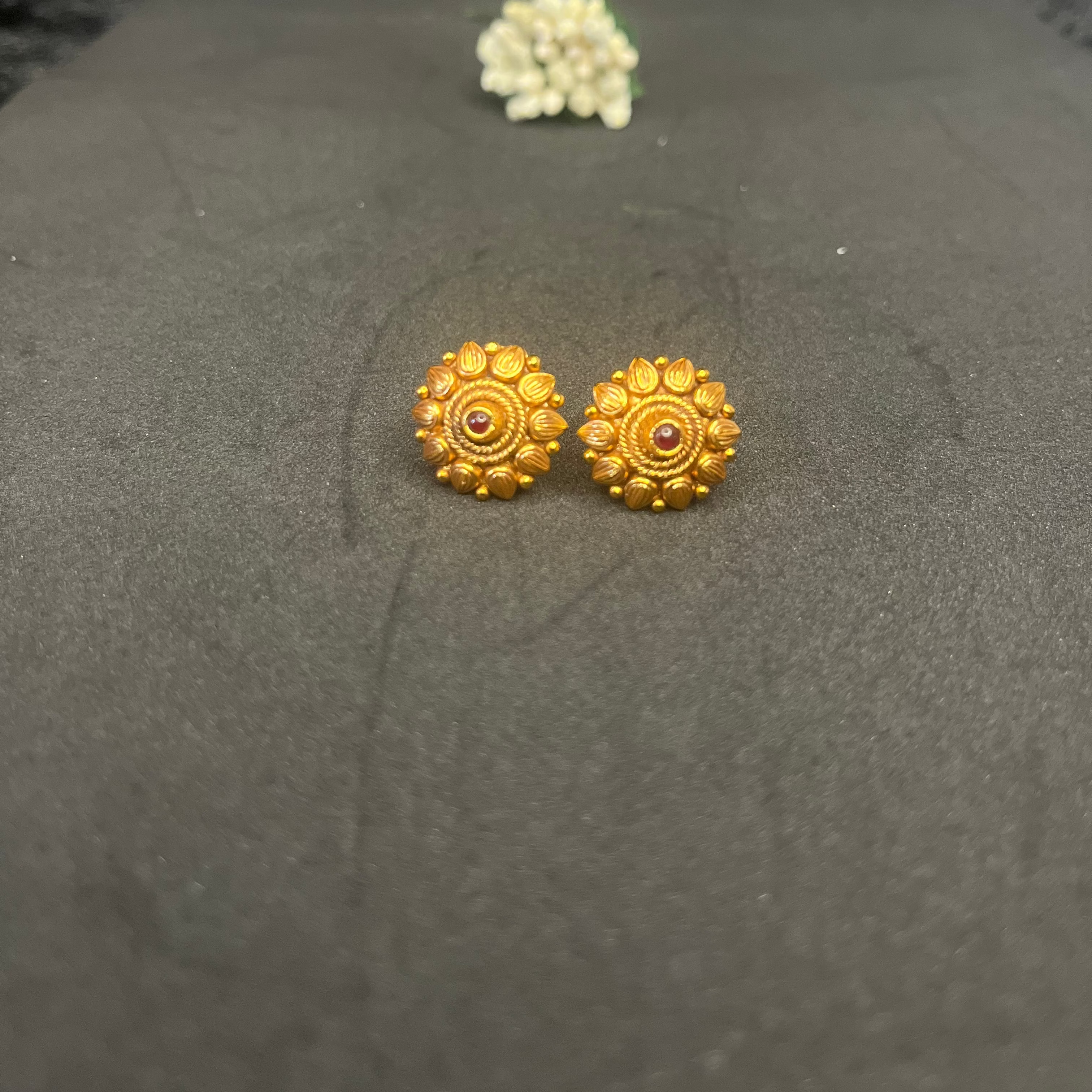 Avismaya-925 Silver Studs